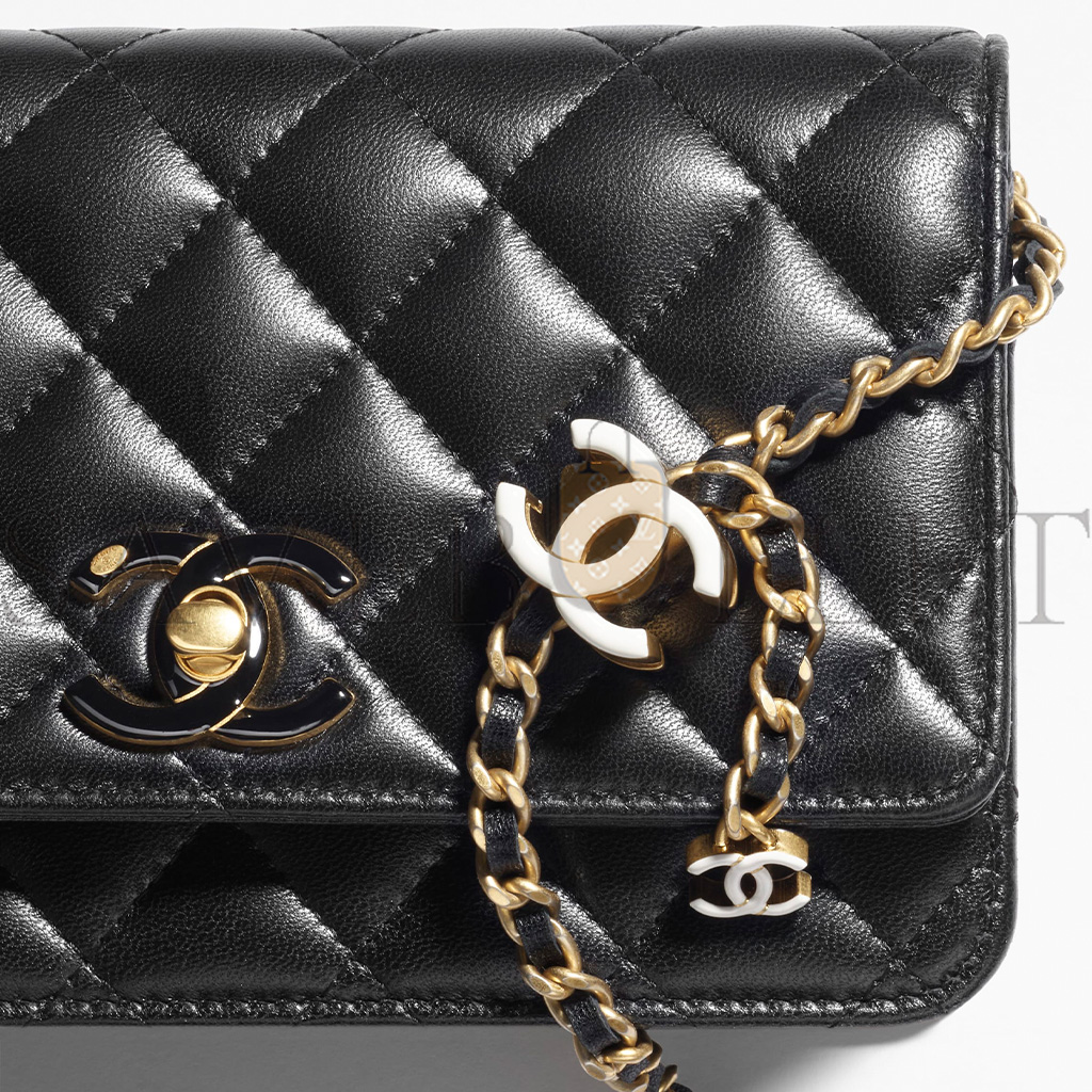 CHANEL ON-CHAIN WALLET SHINY LAMBSKIN, ENAMEL AND GOLD-TONE METAL BLACK AP3938 (19.5*12*5.5cm) CHANEL ON-CHAIN WALLET SHINY LAMBSKIN, ENAMEL AND GOLD-TONE METAL BLACK AP3938 (19.5*12*5.5cm)